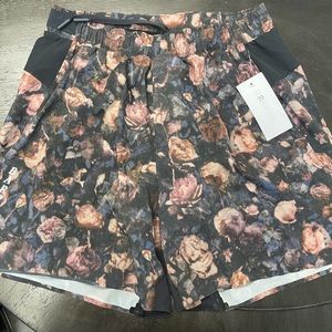 Super lightweight running/lifting shorts from Lululemon x Barry’s collab. NEW